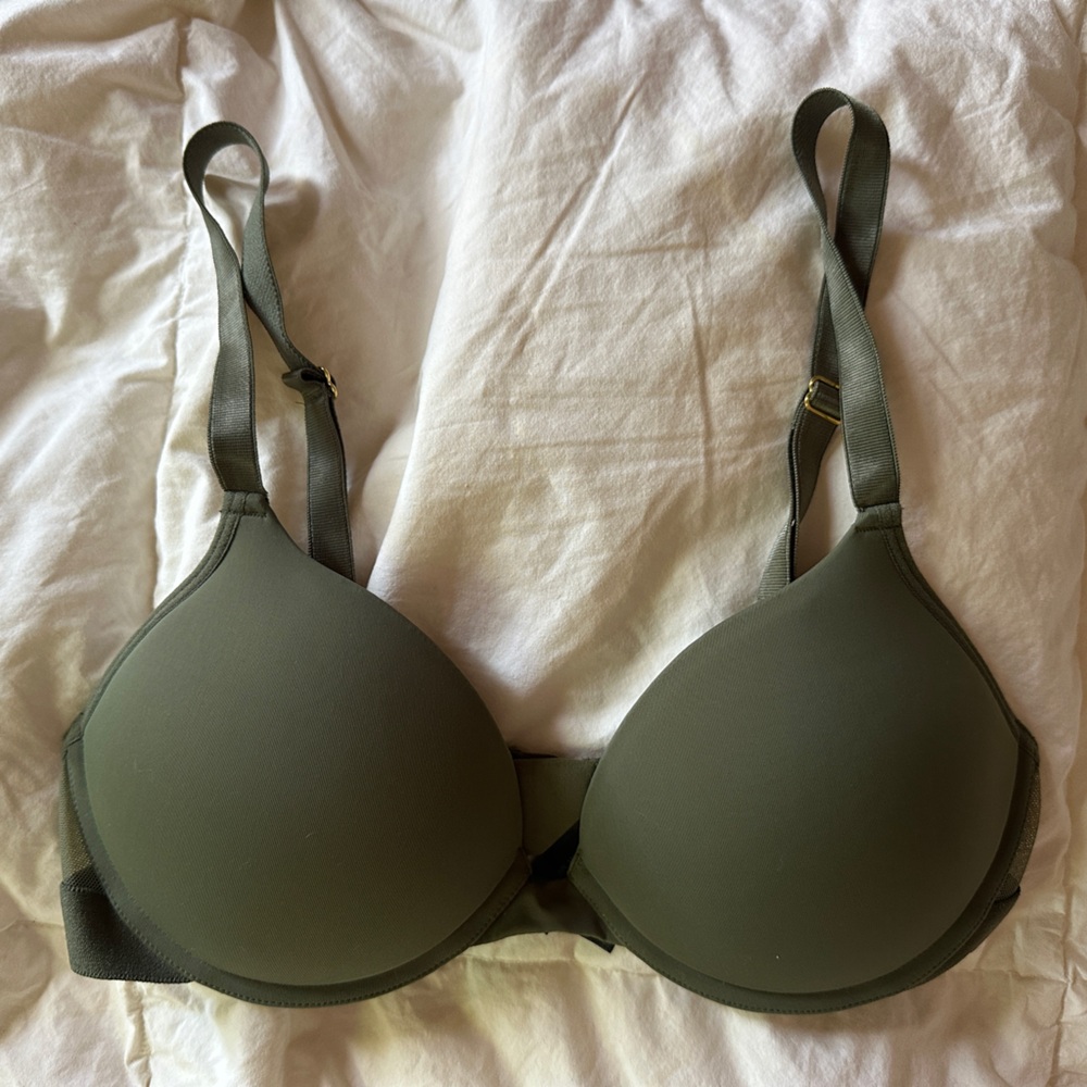 Pepper lightly padded green bra 36A